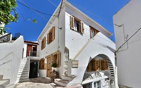 Lela's House